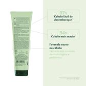 Naturia Detangling Milky Conditioner Wells Image 2