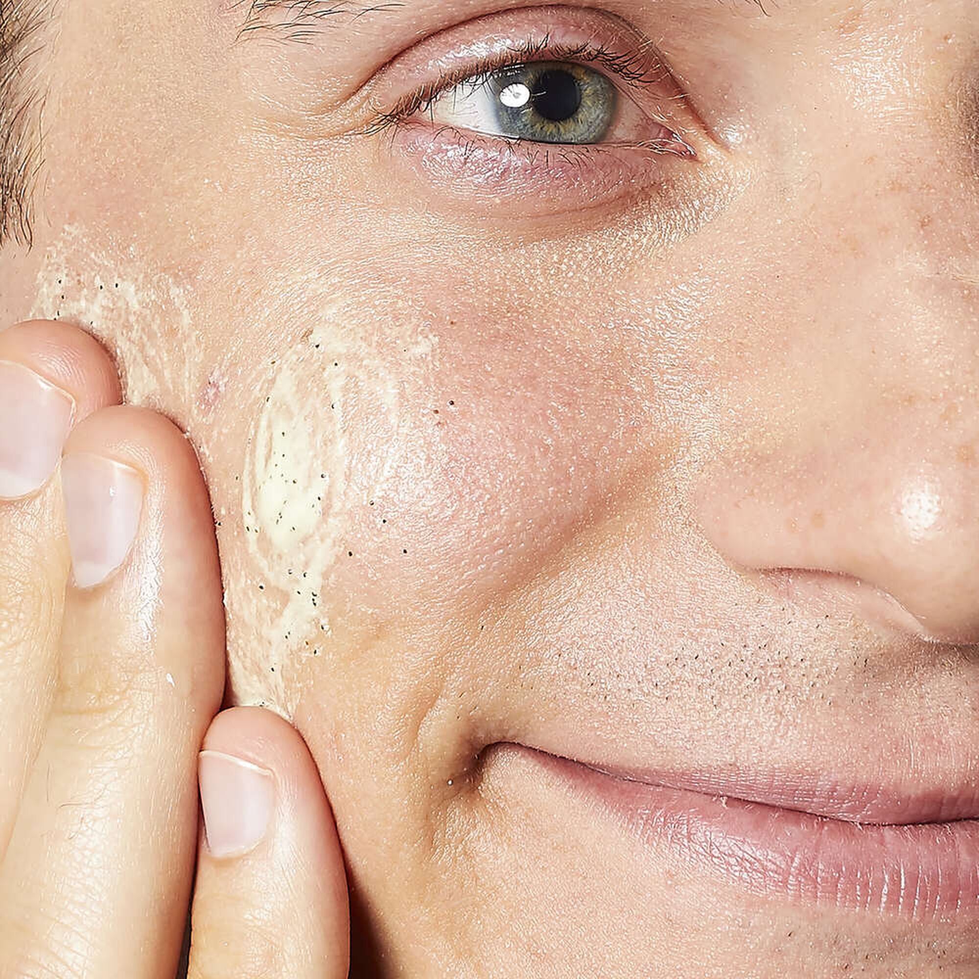 Facial Fuel Energizing Scrub Skin Buffer Men