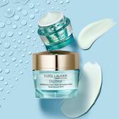 Daywear Multi-Protection 24H-Moisture Creme Wells Image 3