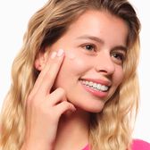 Silky Blur Poreless Primer Wells Image 3