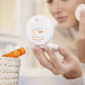 Sun Care Tinted Compact Beige SPF50+ Wells Image 10