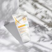 Protect AC Mattifying Fluid SPF50+ Wells Image 10