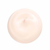 Essential Energy Hydrating Day Cream Wells Image 2