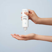 Melting Moisturizing Cream Wells Image 4