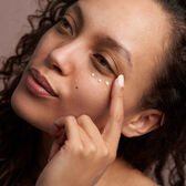 Moisturizing Eye Contour Fluid Wells Image 3