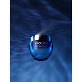 Blue Therapy Pro-Retinol Cream Wells Image 5