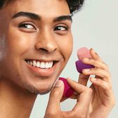 4 Mini Miracle Complexion Sponges Wells Image 5