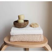 Recover & Care Shampoo Bar Wells Image 3