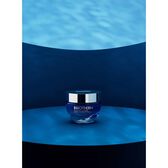 Blue Therapy Pro-Retinol Cream Wells Image 4